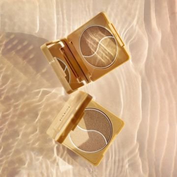 Moldova: Paese SELFGLOW bronzing powder